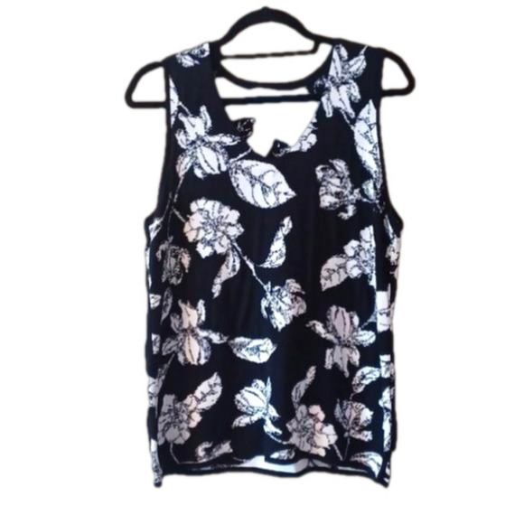 Chico's Tops - Chicos sweater tank top Chicos size 1 USA medium